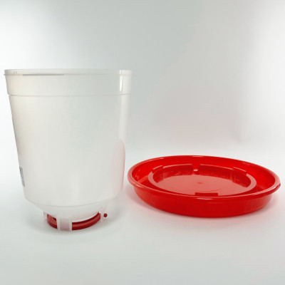 Поилка для домашней птицы подвесная 4л МилихПластик 05078